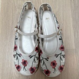 Girls Zara Floral Embroidered Flats - Size 32